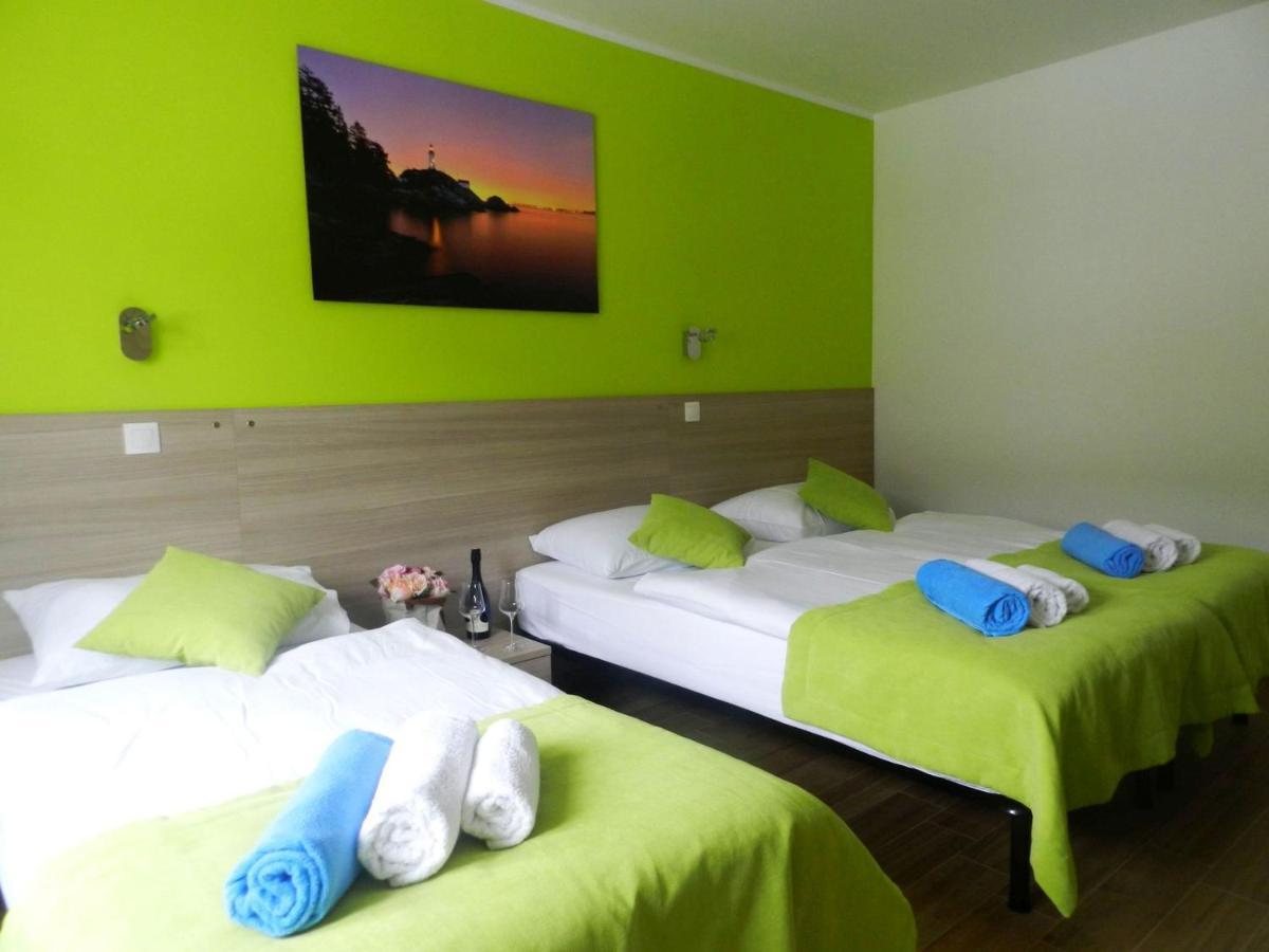 Yourcroatiaholiday - Villa With 6 Rooms Drenje エクステリア 写真