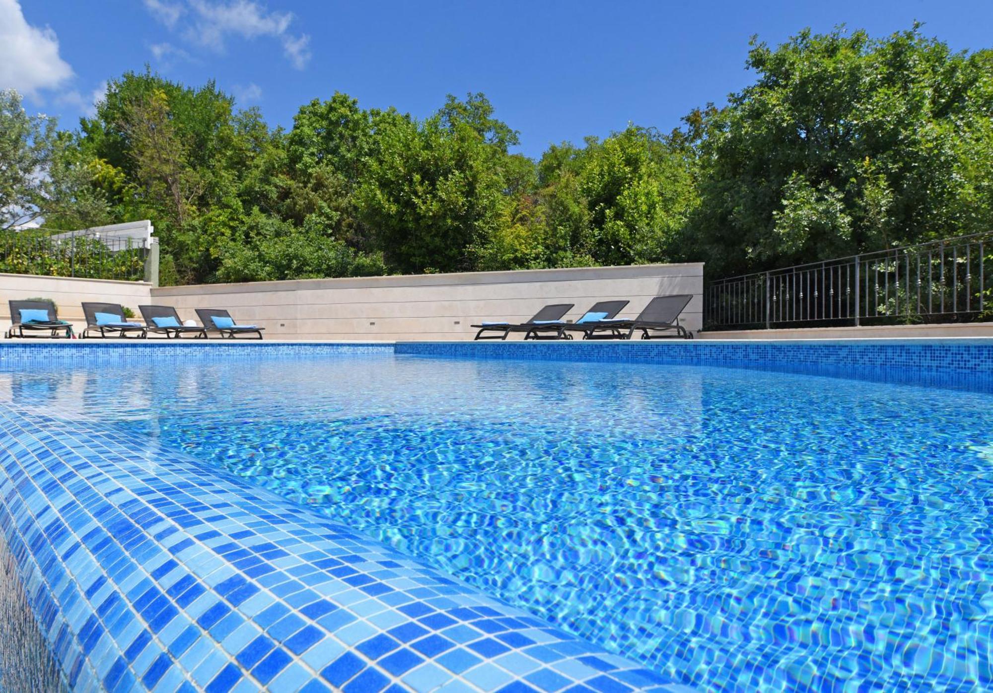 Yourcroatiaholiday - Villa With 6 Rooms Drenje エクステリア 写真